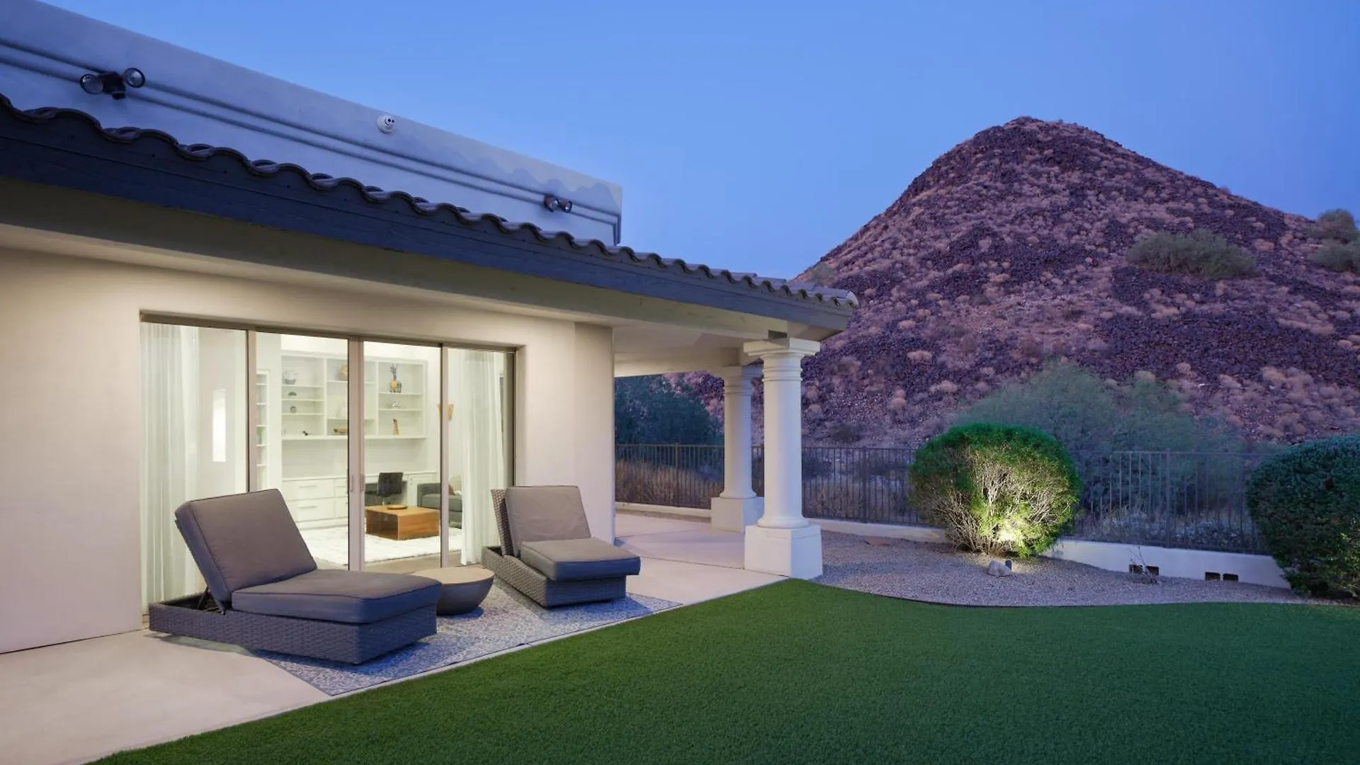 סקוטסדייל Luxury Mountain Estate-Pool-Spa-Bbq+Bar-Fire Pit 0*,  ארצות הברית